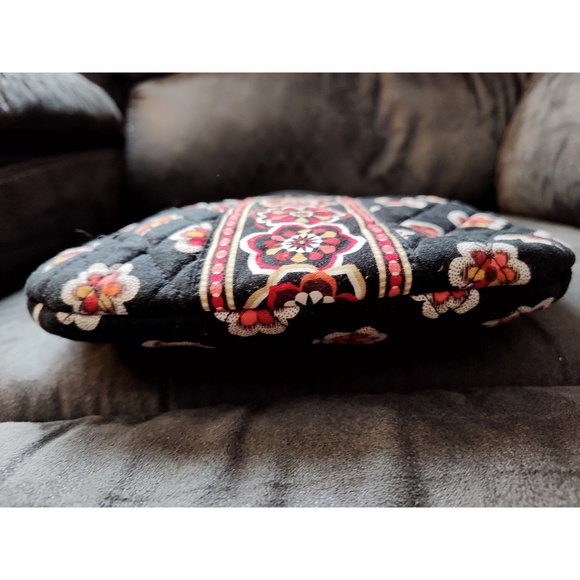 VERA BRADLEY - Small Medallion Shoulder Tote - Picture 3 of 8